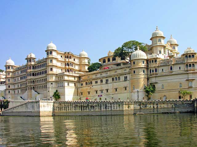 5 Must-Visit Places In Udaipur, The City Of Lakes - Trans India Travels
