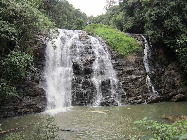 madikeri tourist places in one day from bangalore