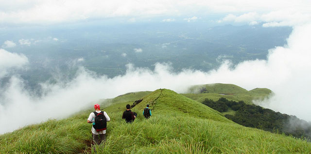 tourist places near lakkidi view point