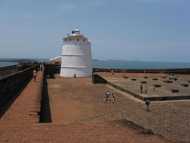 tourist places near calangute beach goa