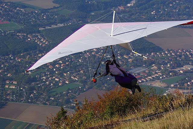 hang-gliding