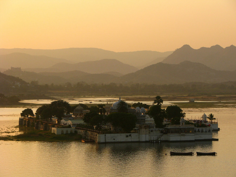 tourist spots around udaipur