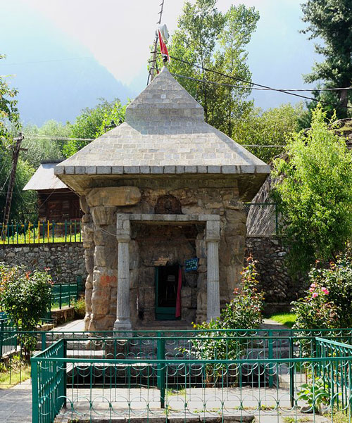 places to visit between srinagar and pahalgam
