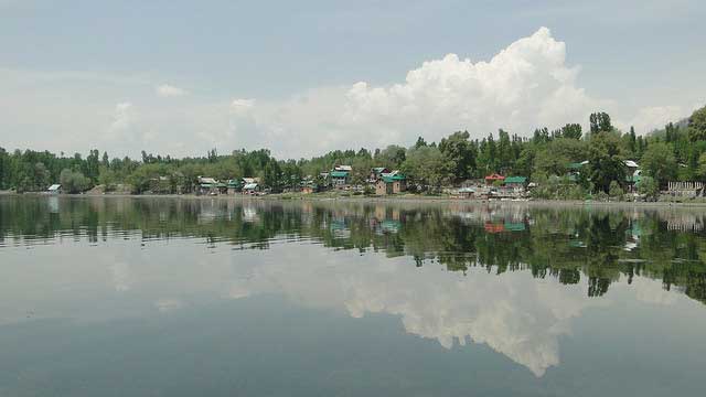 manasbal-lake