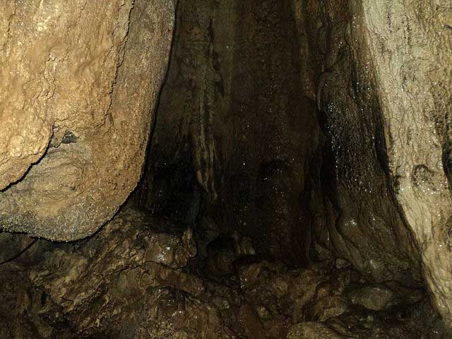 mawsmai-cave