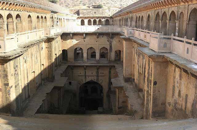 neemrana-palace