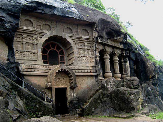 pandavleni-caves