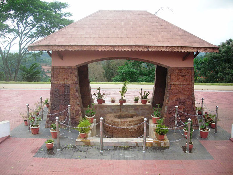 Pazhassi Raja Tomb