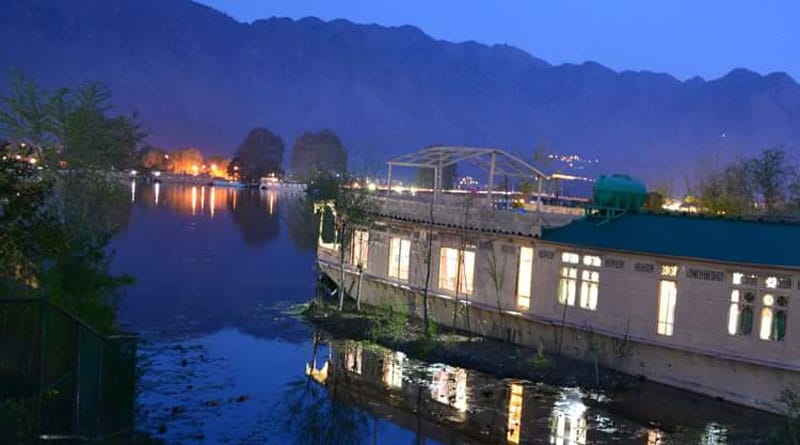 Peacock Houseboats