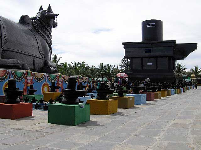 sahasra-linga-temple