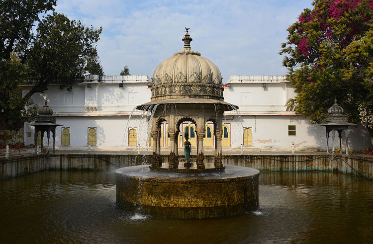 tourist spots around udaipur