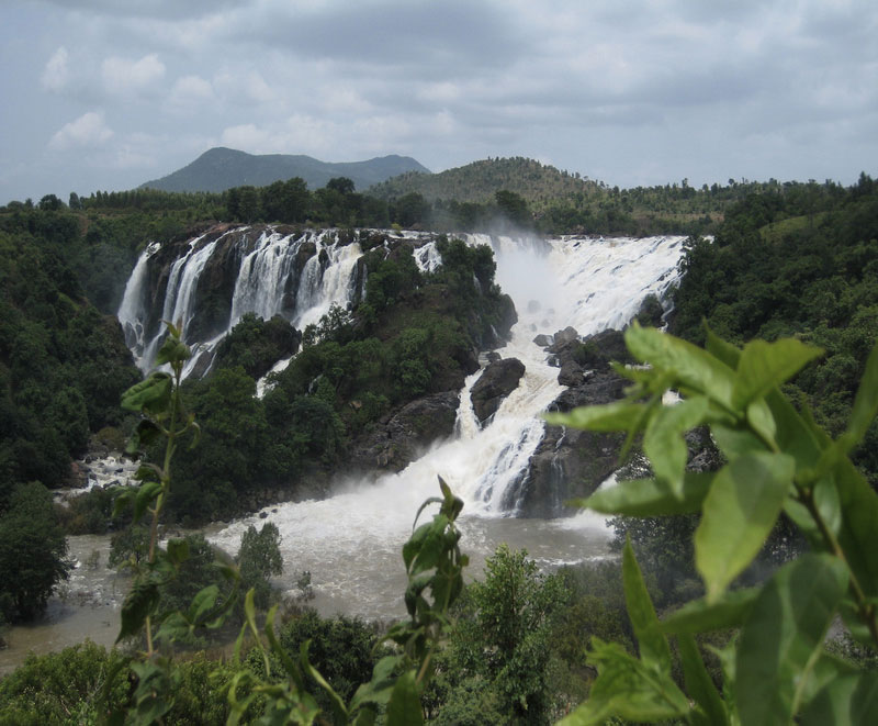 Shivanasamundra Falls